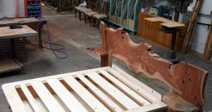 Letto Eucalipto in legno su misura artigianale